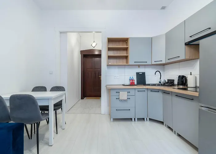 Azarentier1 Slowackiego بوزنان